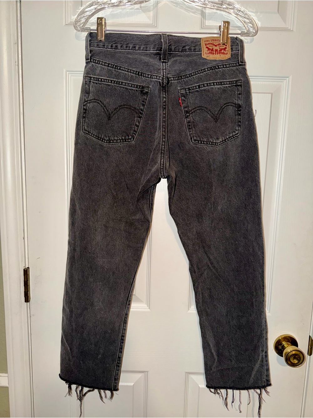 Levi's Black Cropped Straight-Leg Jeans with Frayed Hem - Picture 7 of 9